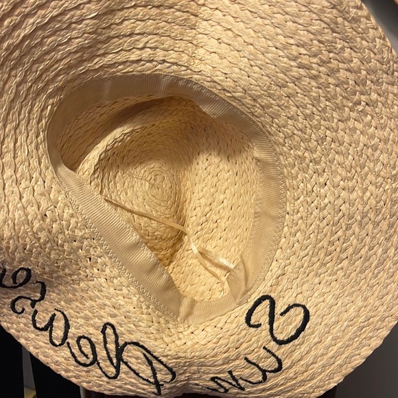 hat - Picture 3 of 4